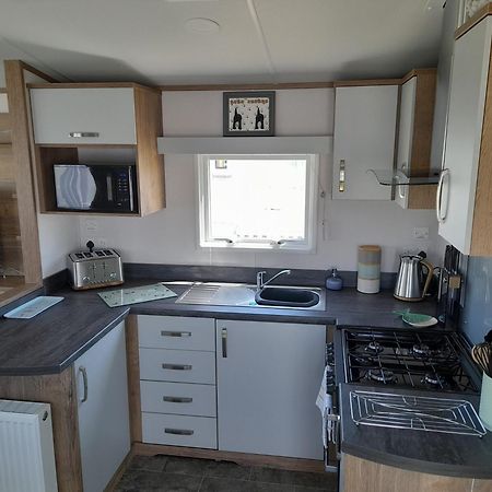 Visma Caravan Llanddwywe Eksteriør bilde