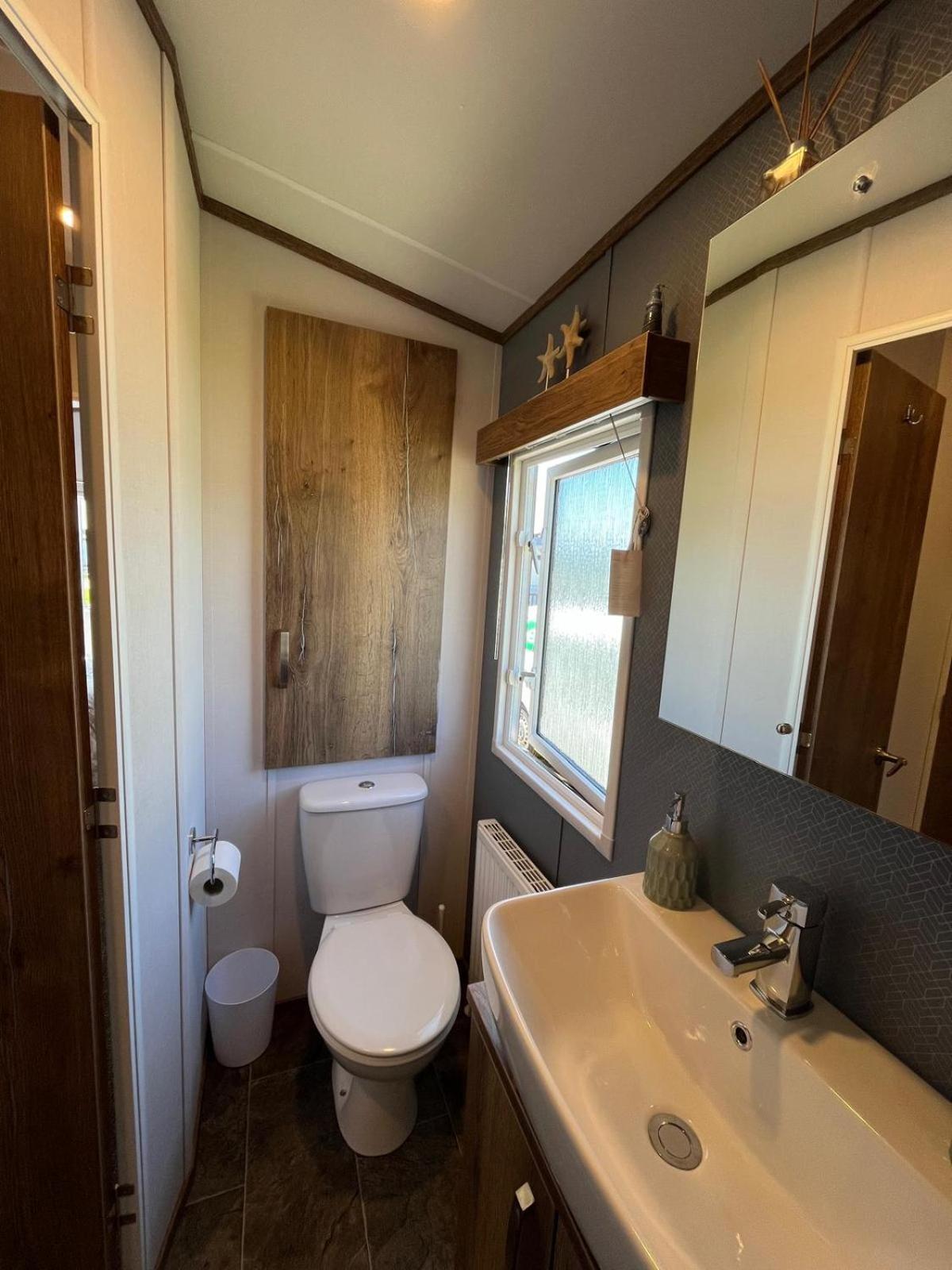 Visma Caravan Llanddwywe Eksteriør bilde