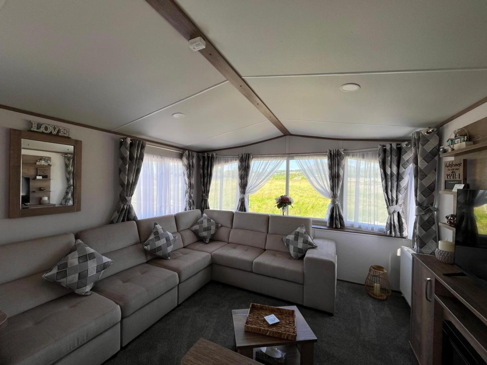 Visma Caravan Llanddwywe Eksteriør bilde