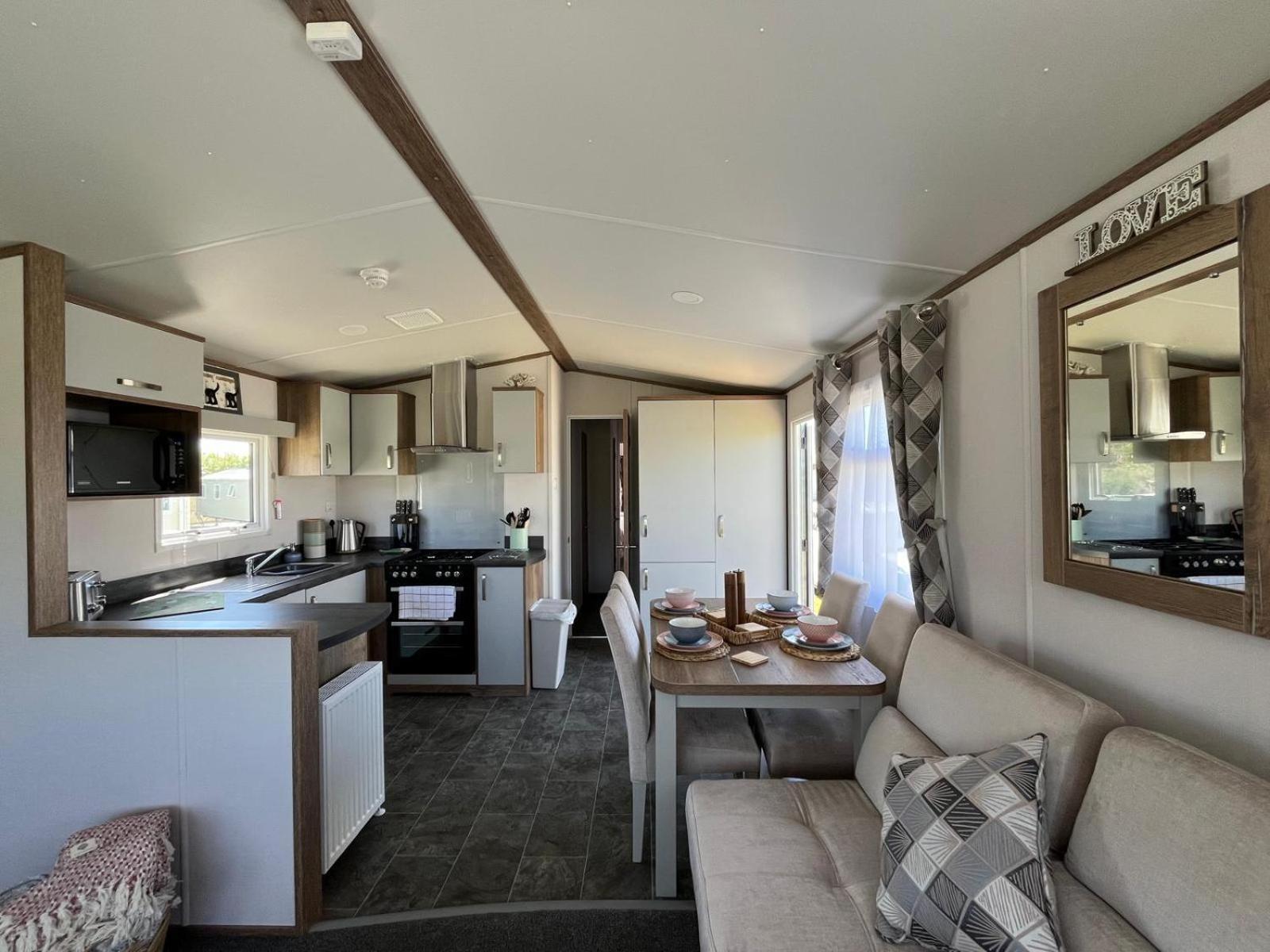 Visma Caravan Llanddwywe Eksteriør bilde