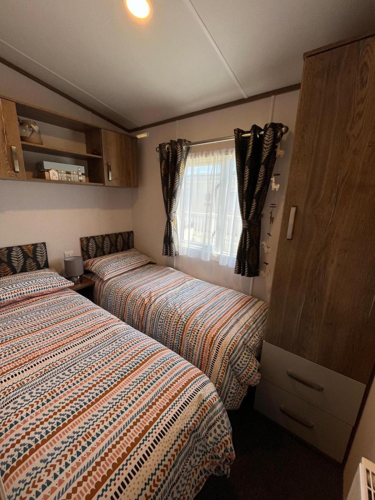 Visma Caravan Llanddwywe Eksteriør bilde
