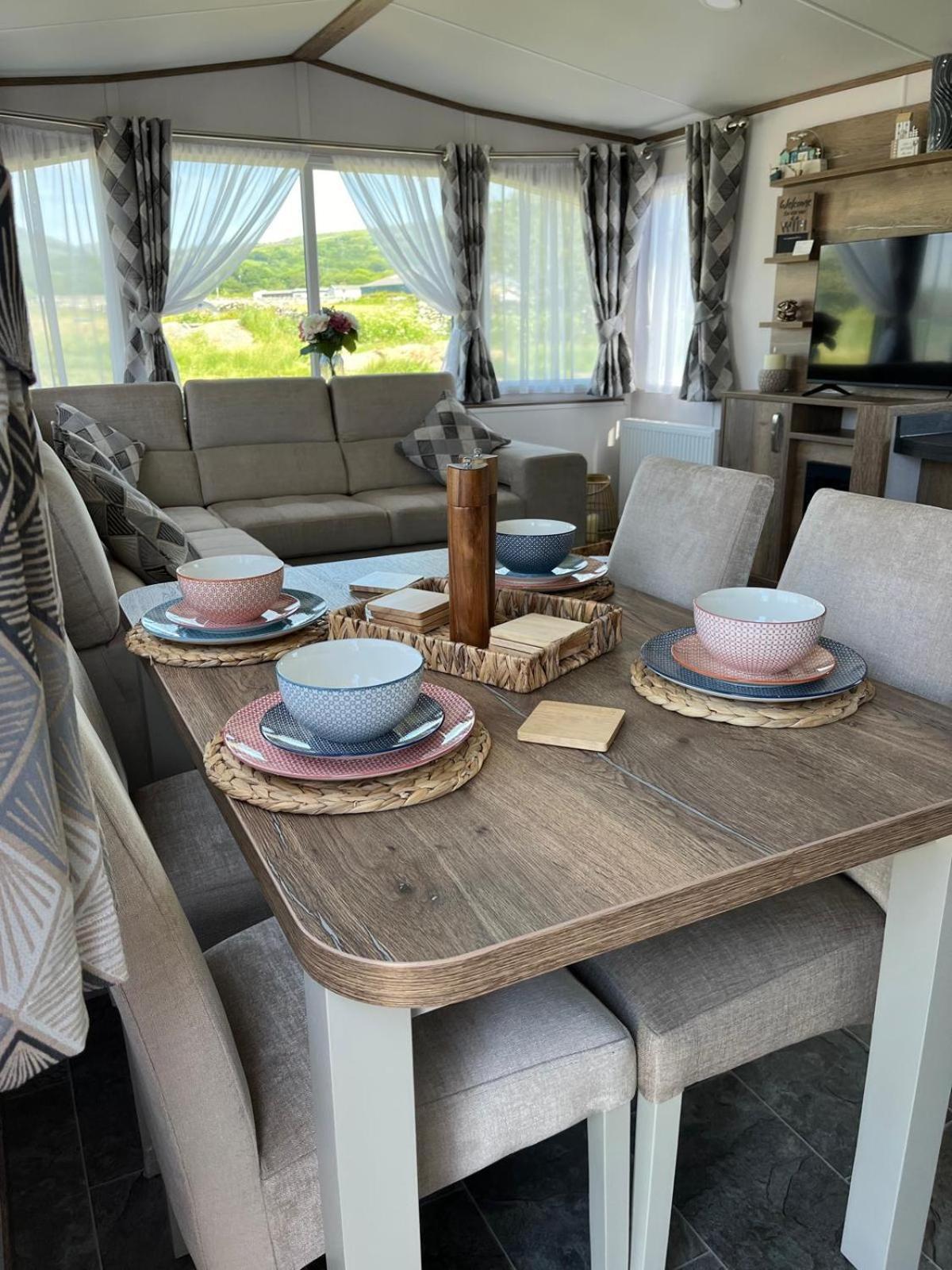 Visma Caravan Llanddwywe Eksteriør bilde