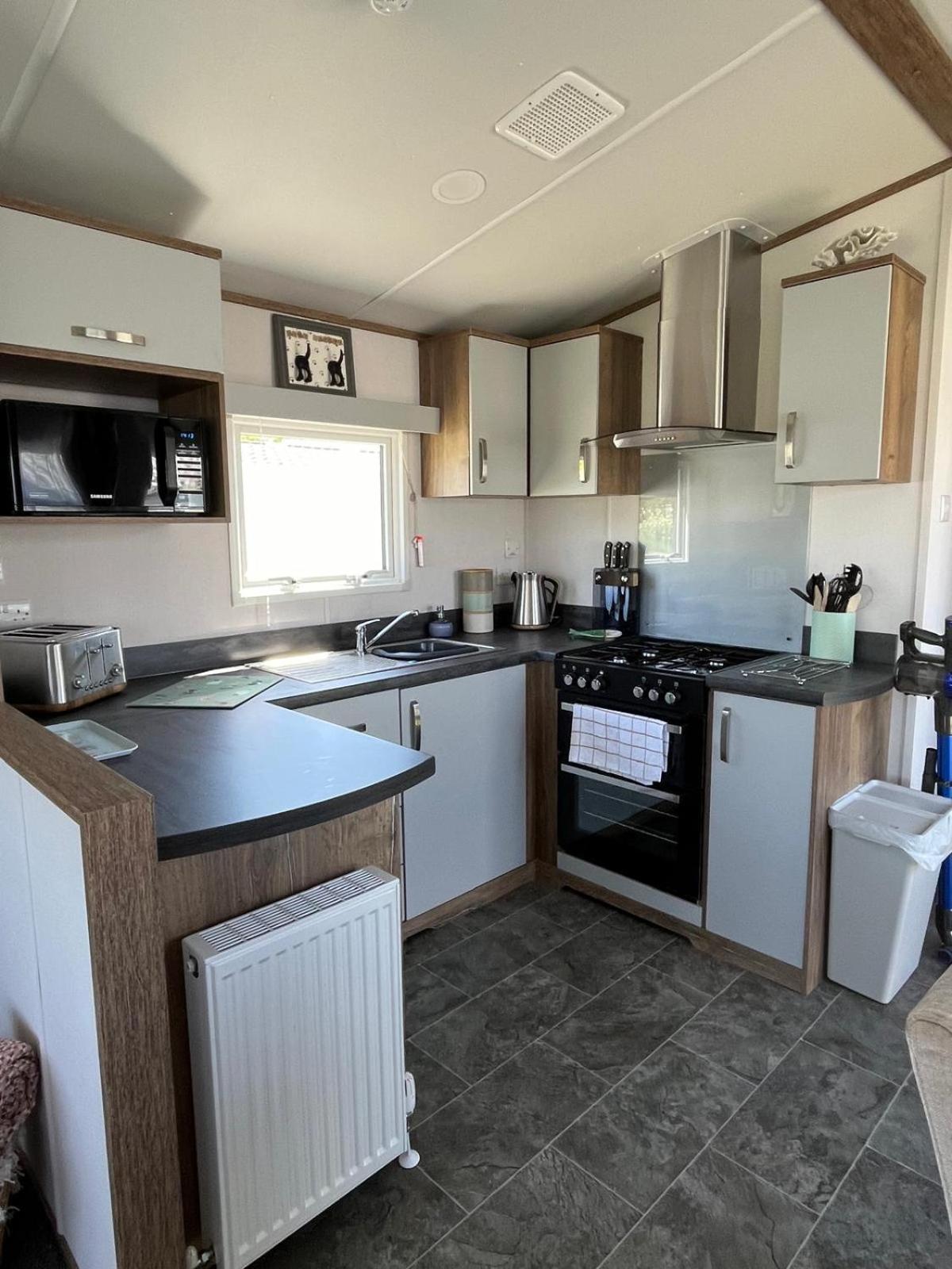 Visma Caravan Llanddwywe Eksteriør bilde